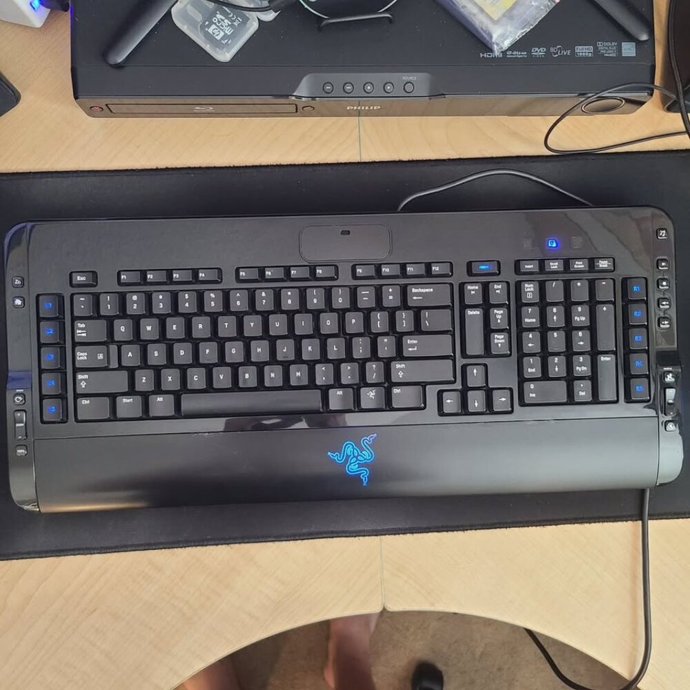 Razer Tarantula Gaming Keyboard RZ03-0007 - USB wired - USB Ports, Audio in/out